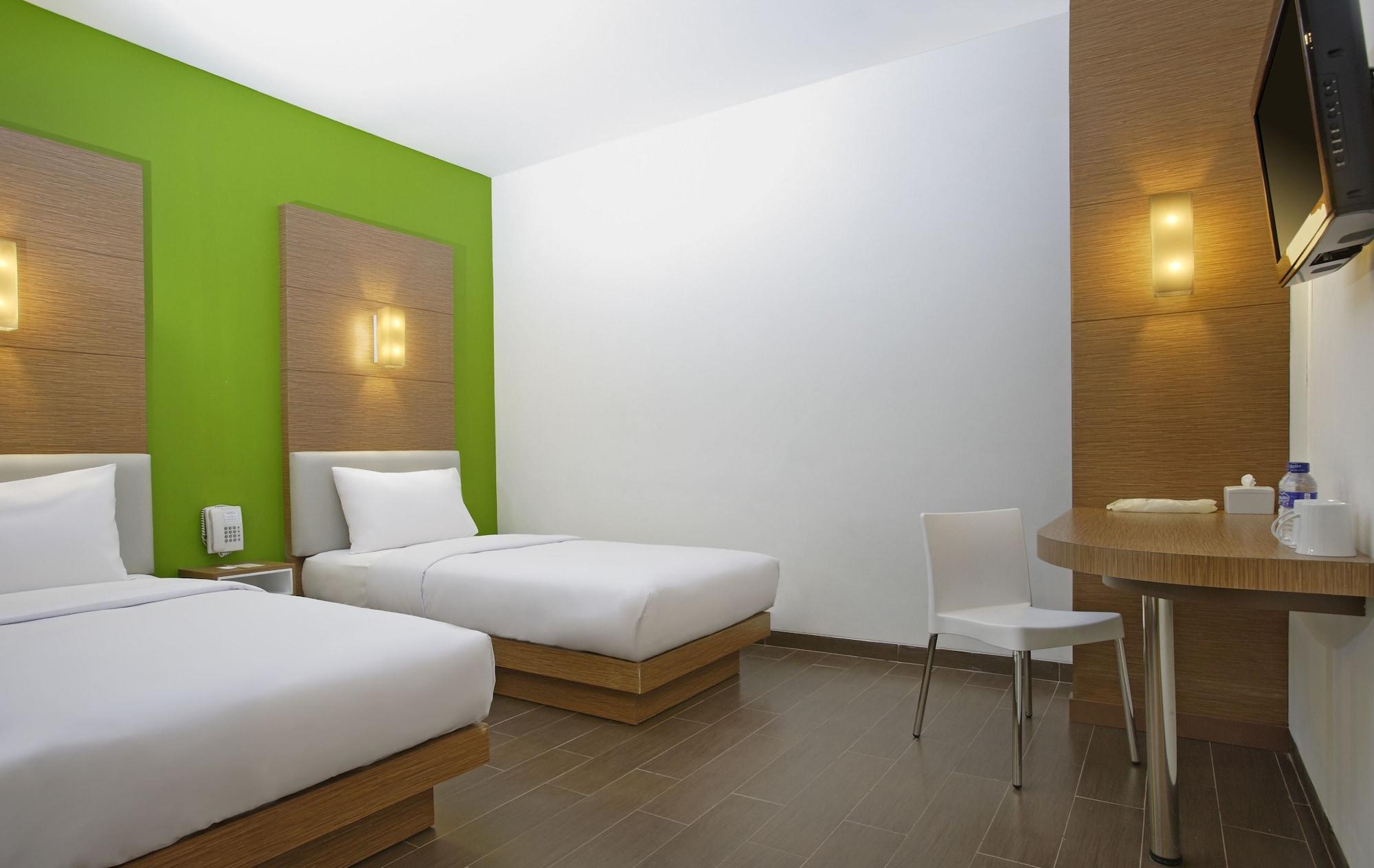 Amaris Hotel Cirebon Exterior photo