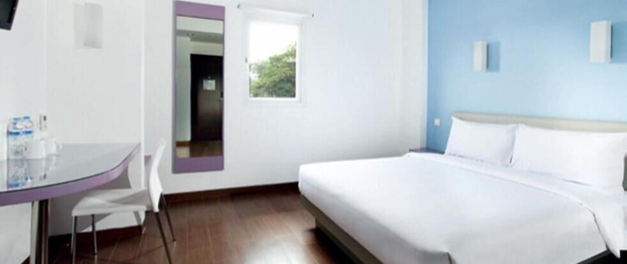 Amaris Hotel Cirebon Exterior photo