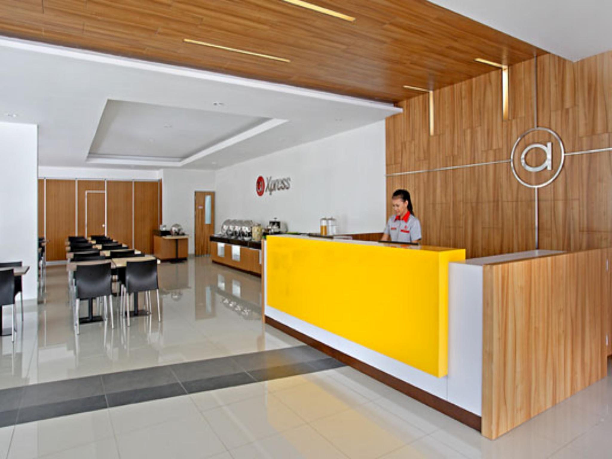 Amaris Hotel Cirebon Exterior photo