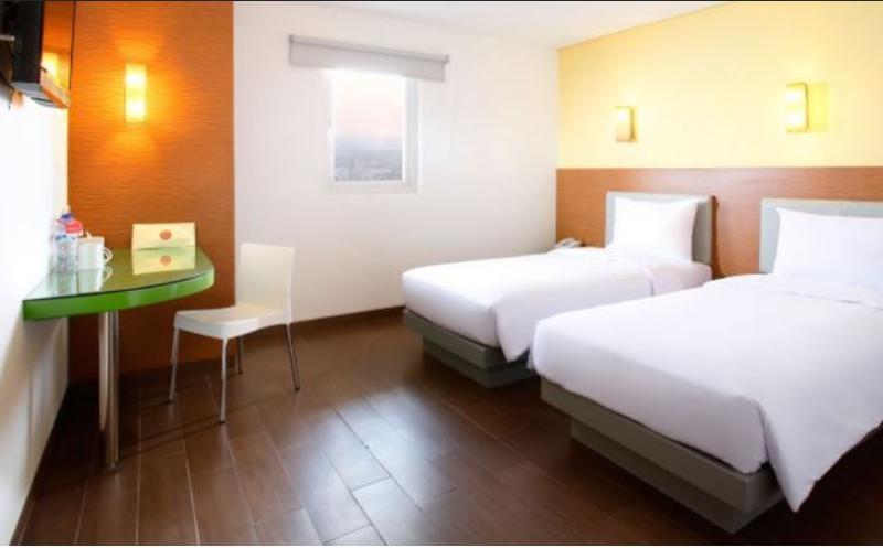 Amaris Hotel Cirebon Exterior photo